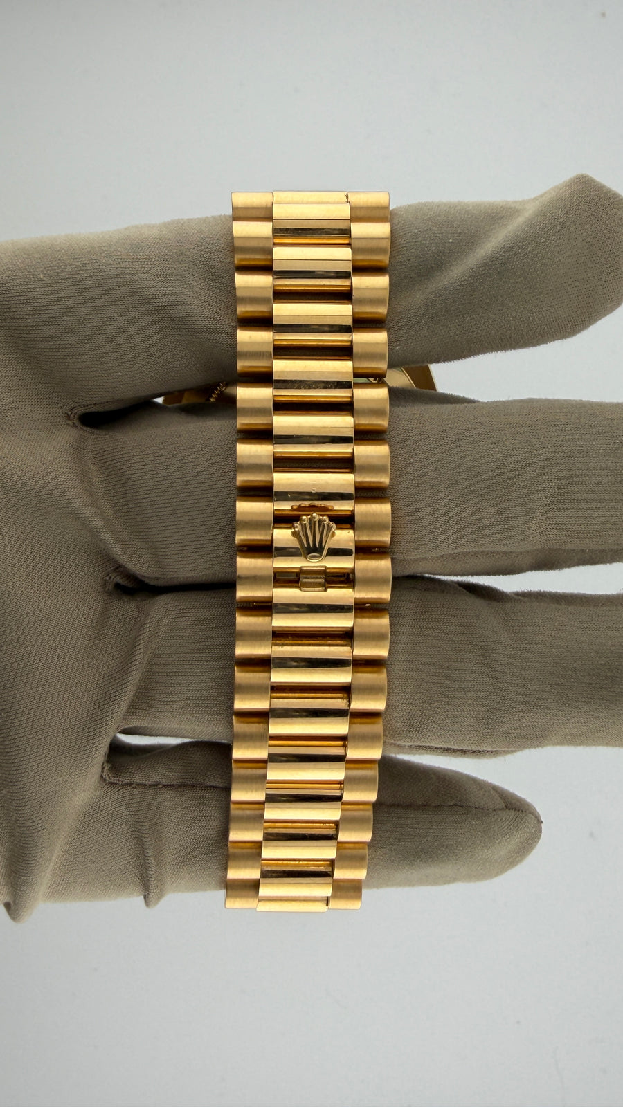 2014 Rolex Day-Date 41 Champagne Diamond Dial 218238 (Watch,Card,Wt,Box & Booklets) - Image 5