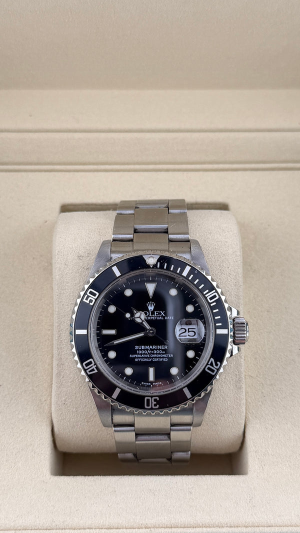 Rolex Submariner Date 16610LN (Watch & Box)