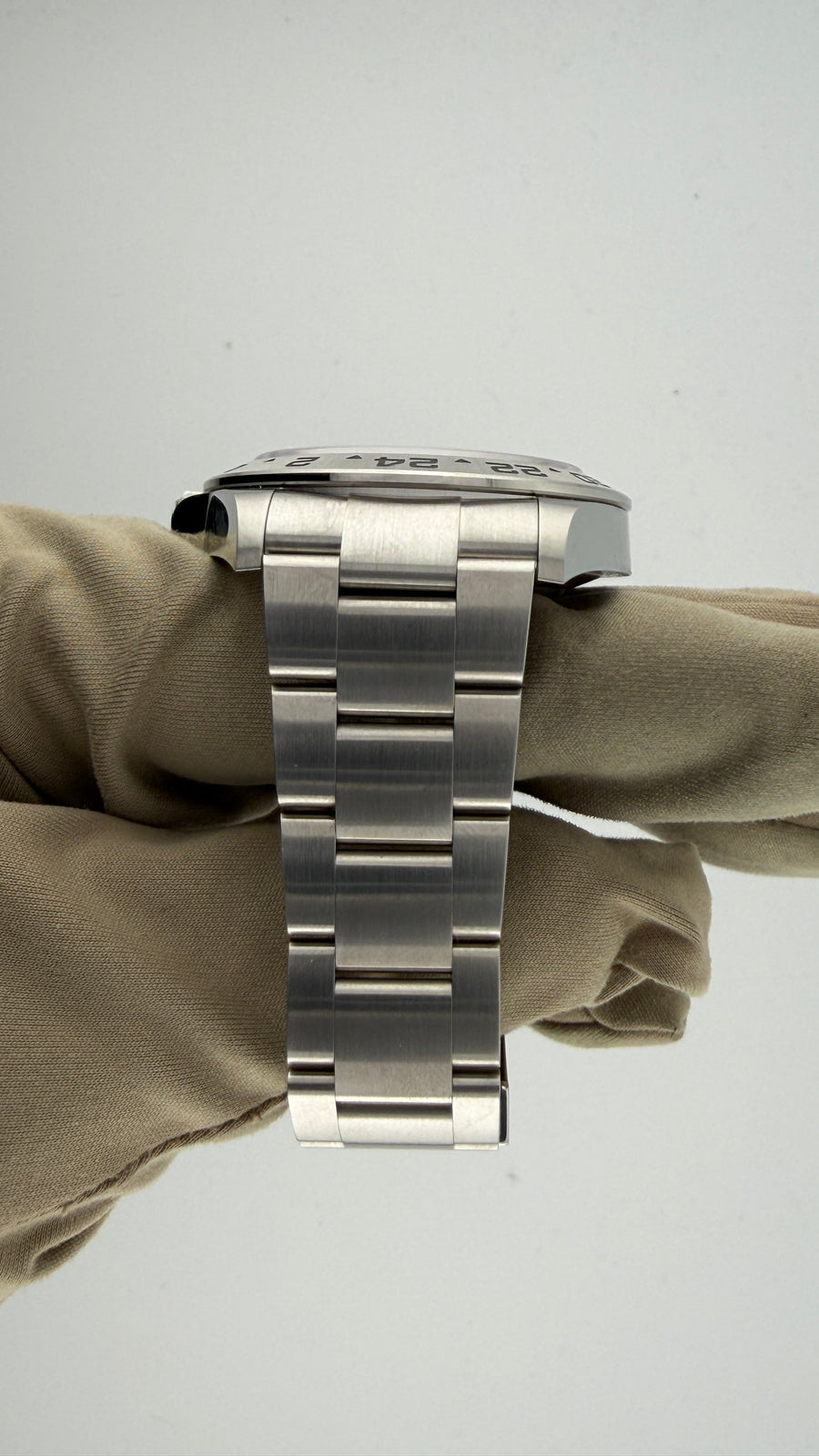 2026 Rolex Explorer II Polar 226570 ( Watch,Card,Wt,Box & Booklets ) - Image 8