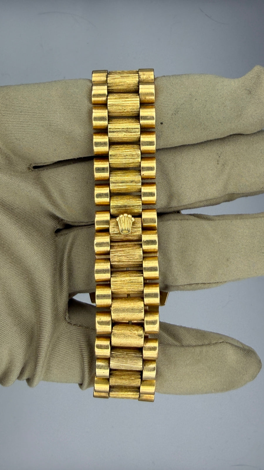 1987 Rolex Day-Date Bark Finish 18078 (Watch & Box) - Image 5