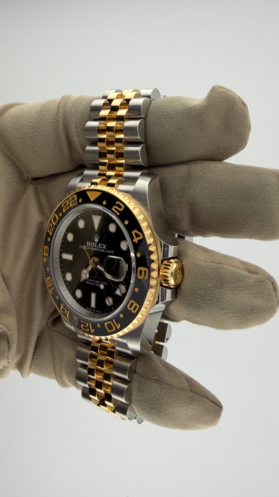 2025 Rolex GMT MASTER II “ZOMBIE” 126713GRNR (Watch, Card & Box) - Image 3