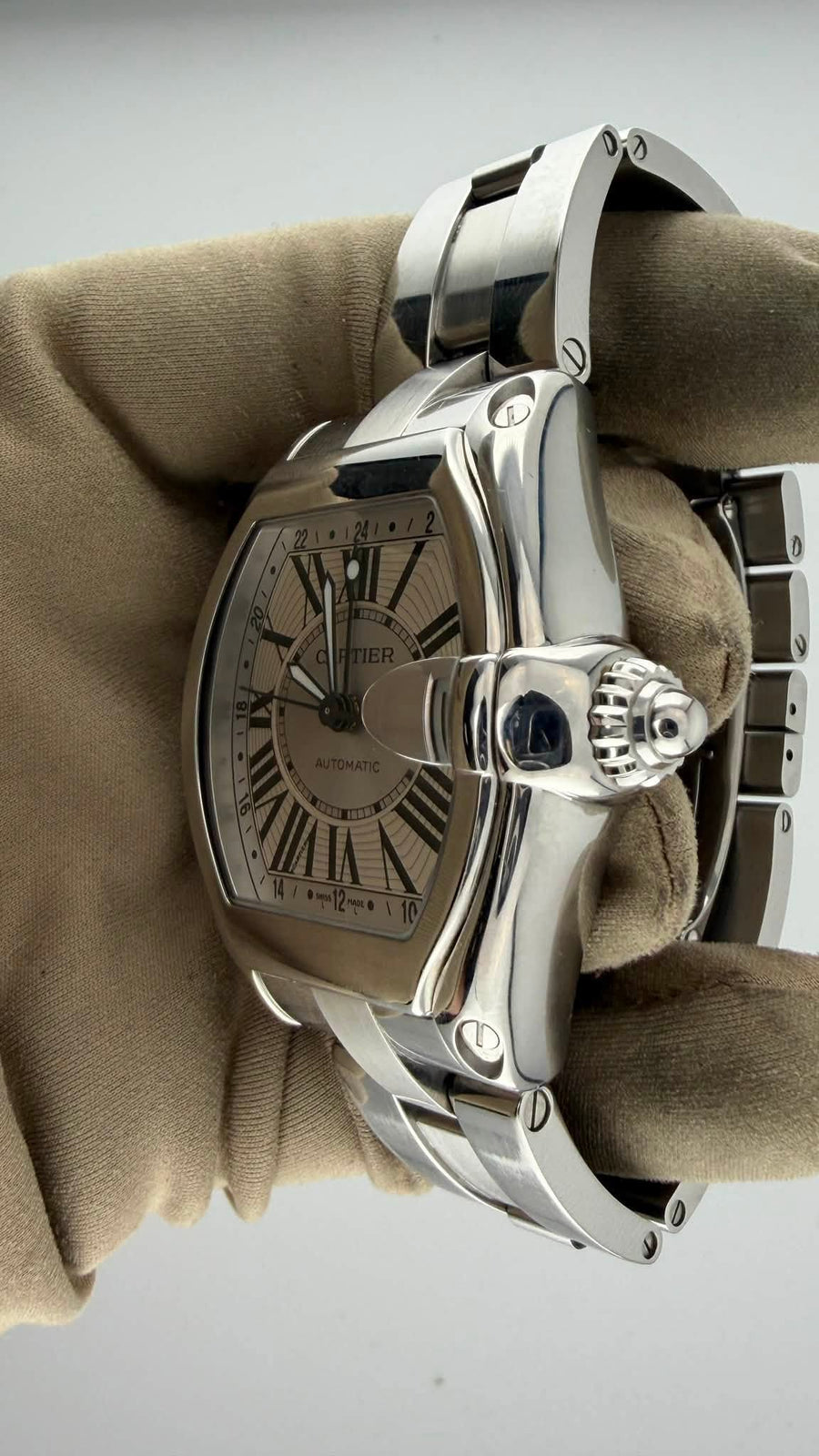 Cartier Roadster GMT XL W62032X6 (Watch Only) - Image 4