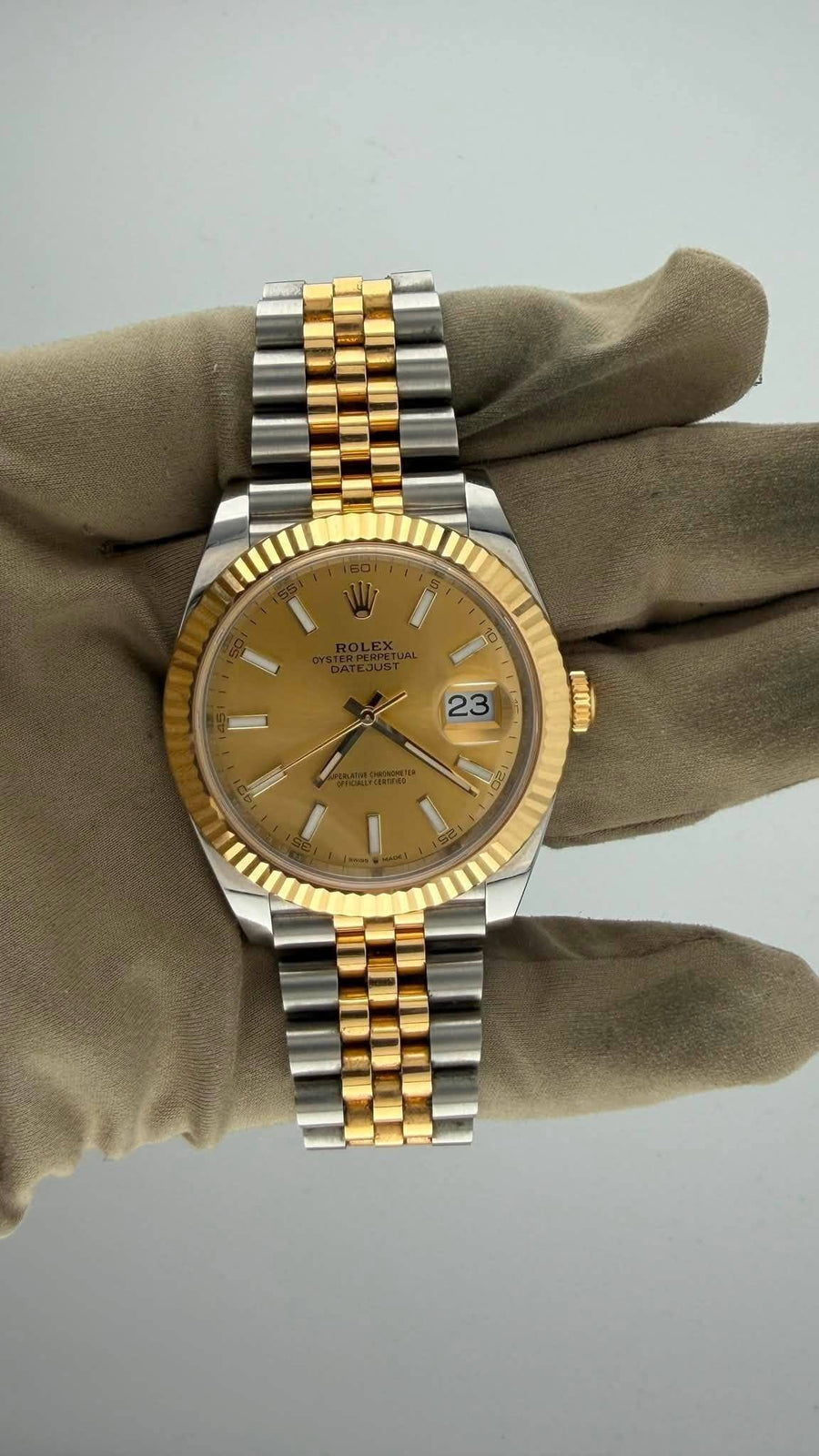 2025 Rolex Datejust 41 Champagne Stick Dial 126333 (Watch + Card) - Image 3