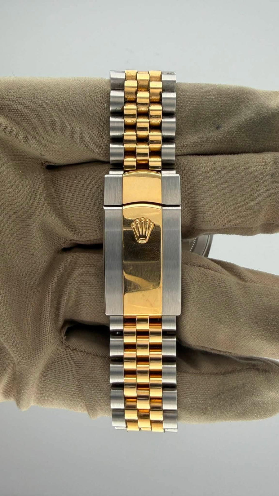 2025 Rolex Datejust 41 Champagne Stick Dial 126333 (Watch + Card) - Image 6
