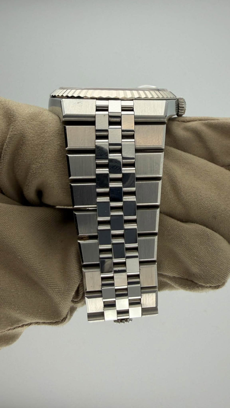 2026 Rolex Land-Dweller 40 127334 (Watch + Card + WT) - Image 8