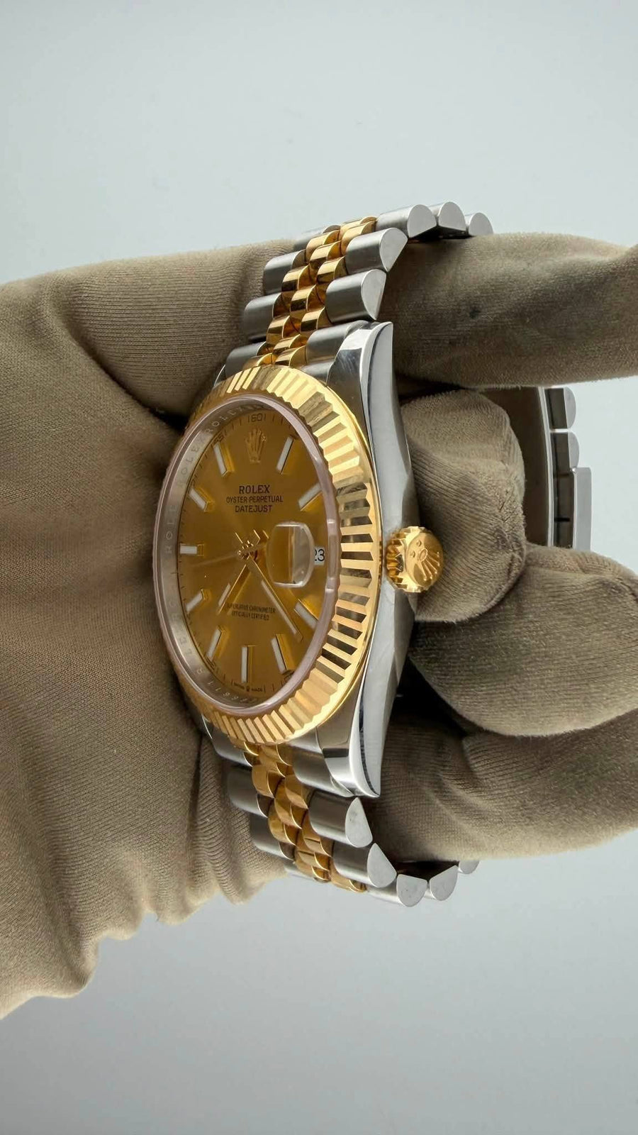 2025 Rolex Datejust 41 Champagne Stick Dial 126333 (Watch + Card) - Image 5