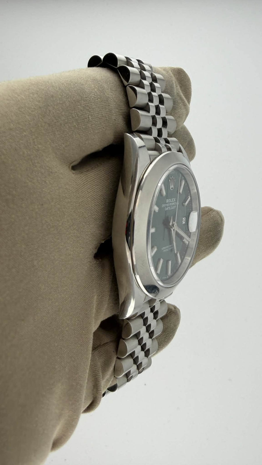 2025 Rolex Datejust 41 Green Stick Dial 126300 (Watch + Card + WT) - Image 5