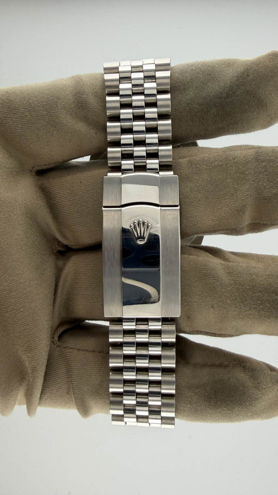 2025 Rolex Datejust 41 Green Stick Dial 126300 (Watch + Card + WT) - Image 6