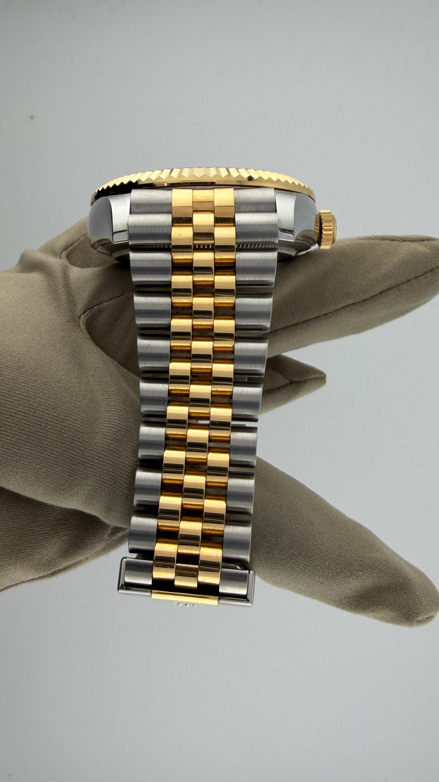 2025 Rolex Sky Dweller Black Dial 336933 (Watch,Card,Box & Booklets) - Image 8