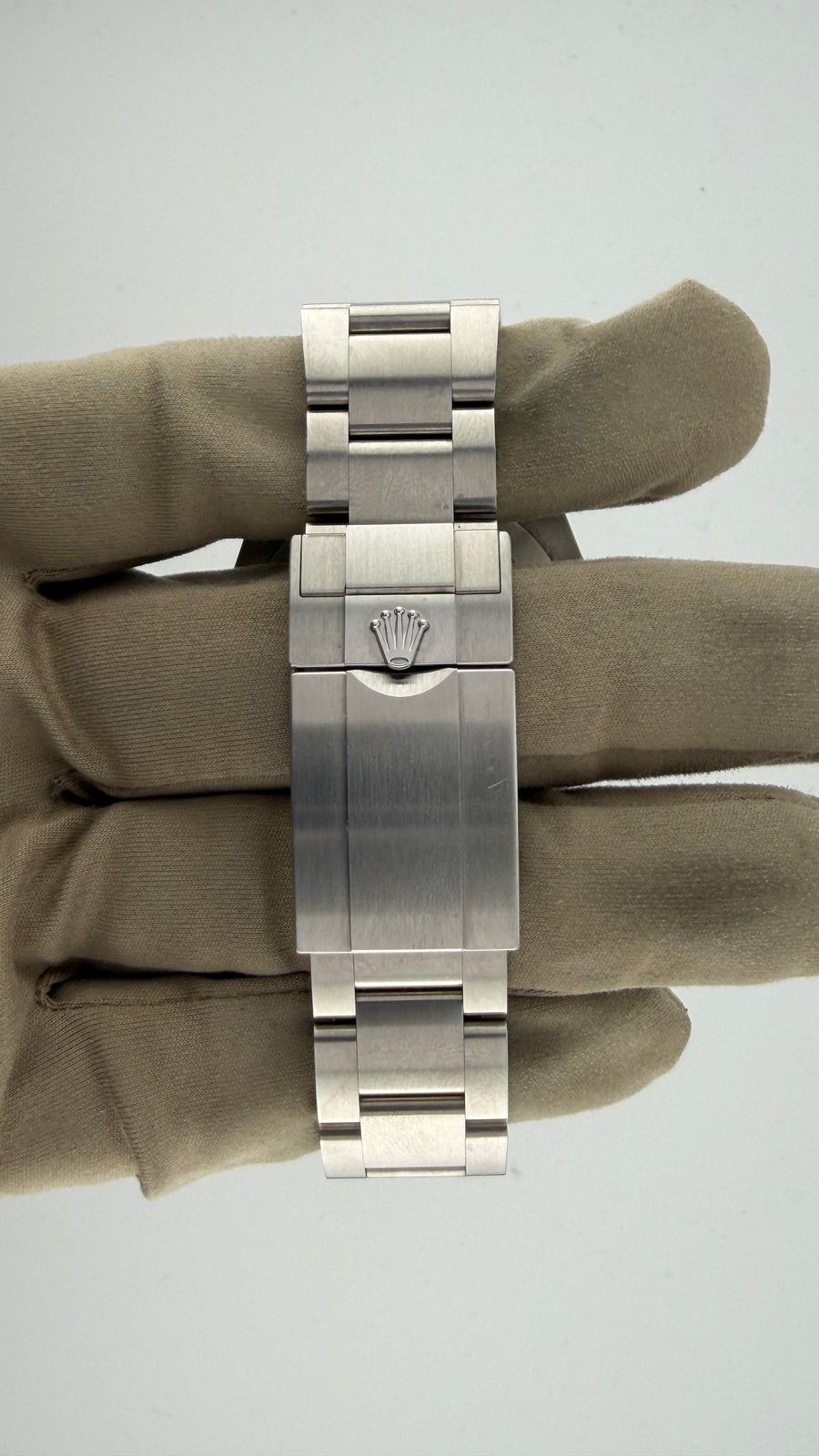 2026 Rolex Explorer II Polar 226570 ( Watch,Card,Wt,Box & Booklets ) - Image 5