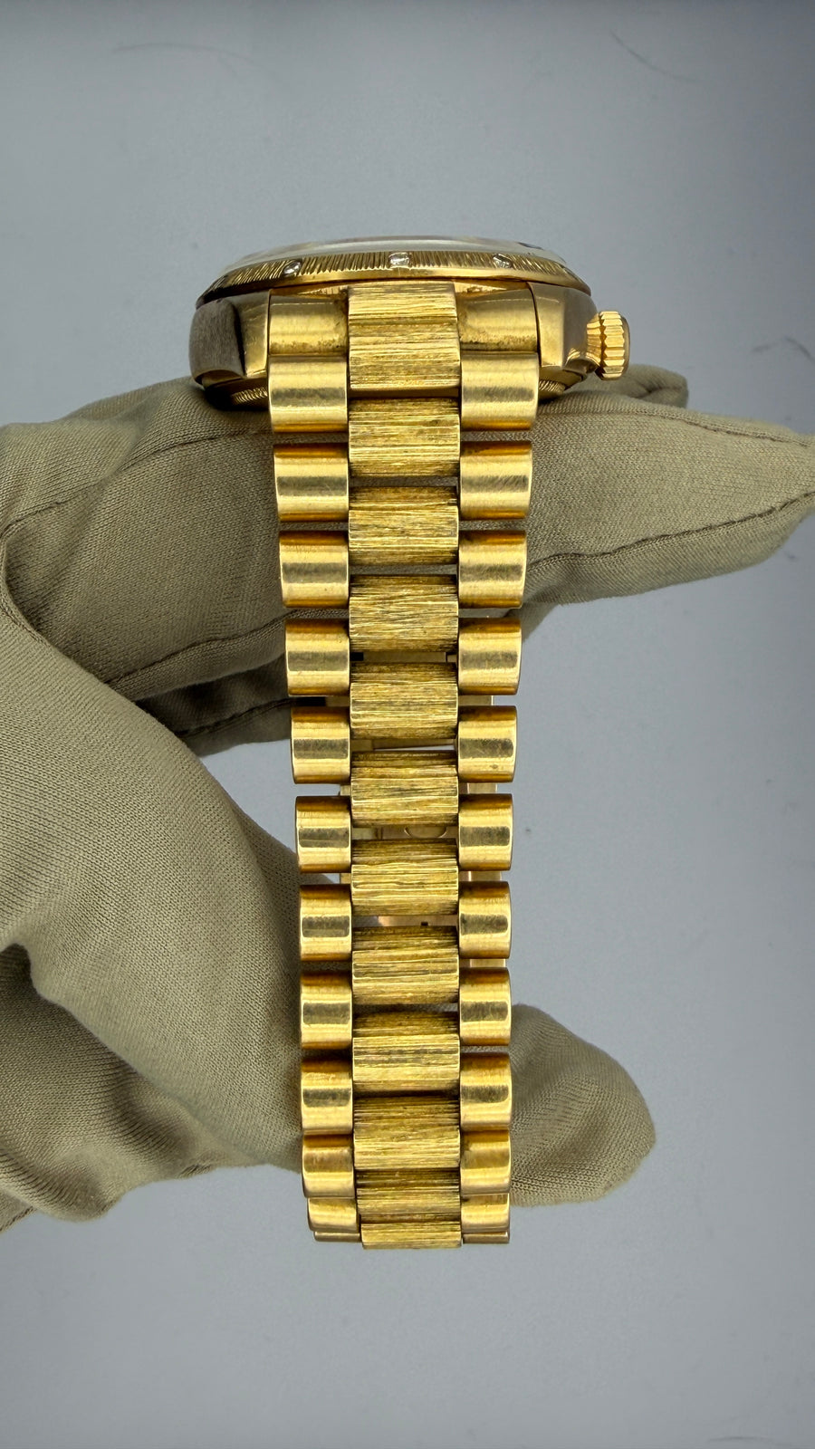 1987 Rolex Day-Date Bark Finish 18078 (Watch & Box) - Image 8
