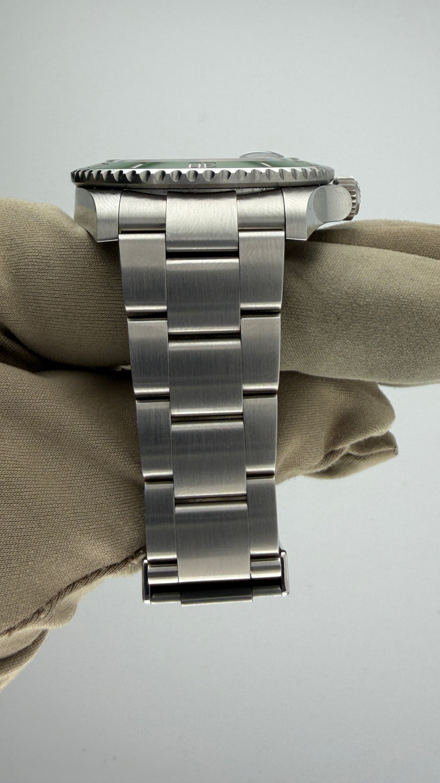 2025 Rolex Submariner Date "Starbucks" Green 126610LV (Watch, Box & Papers) - Image 7