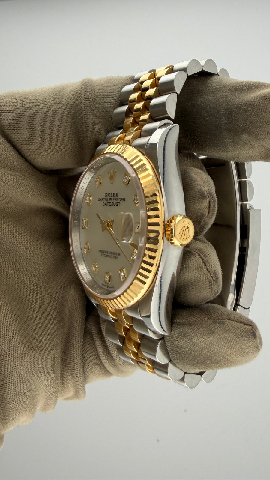 2023 New Rolex Datejust 36mm Two-Tone Mother-of-Pearl Diamond Dial Ref. 126233 (Watch, Card) - Image 4