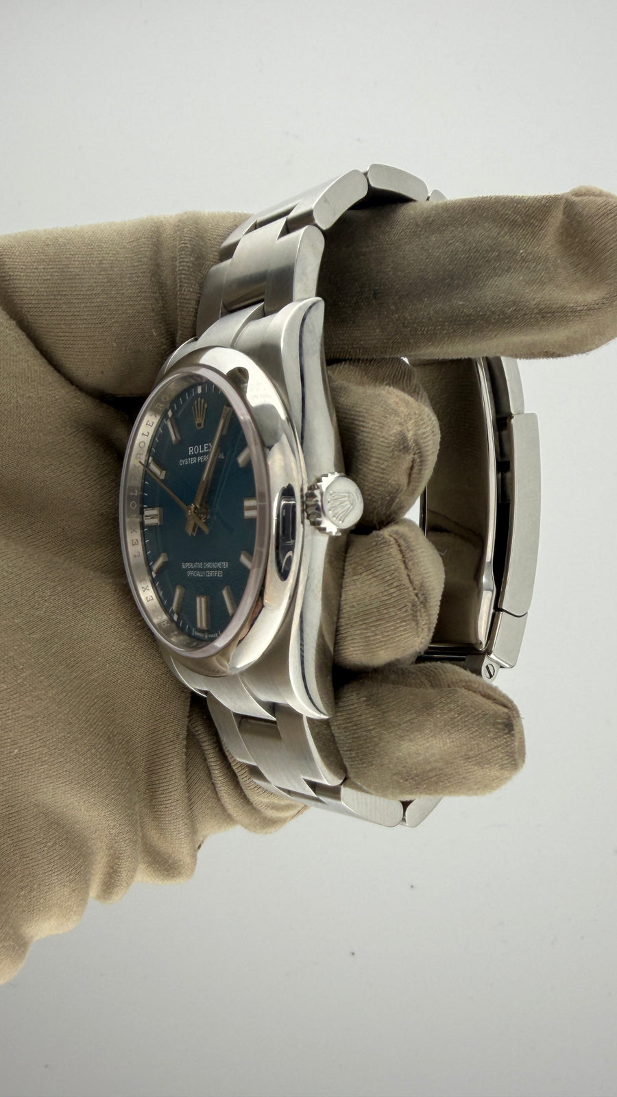 2025 New Rolex Oyster Perpetual 36mm Blue Dial Ref. 126000 (Watch, Card) - Image 4